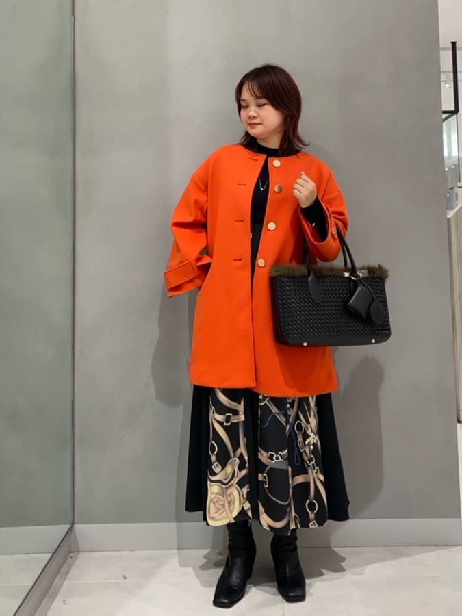 Vinのゴールドボタンノーカラーコートを使ったコーディネートを紹介します。｜Rakuten Fashion(楽天ファッション／旧楽天ブランドアベニュー)6378199