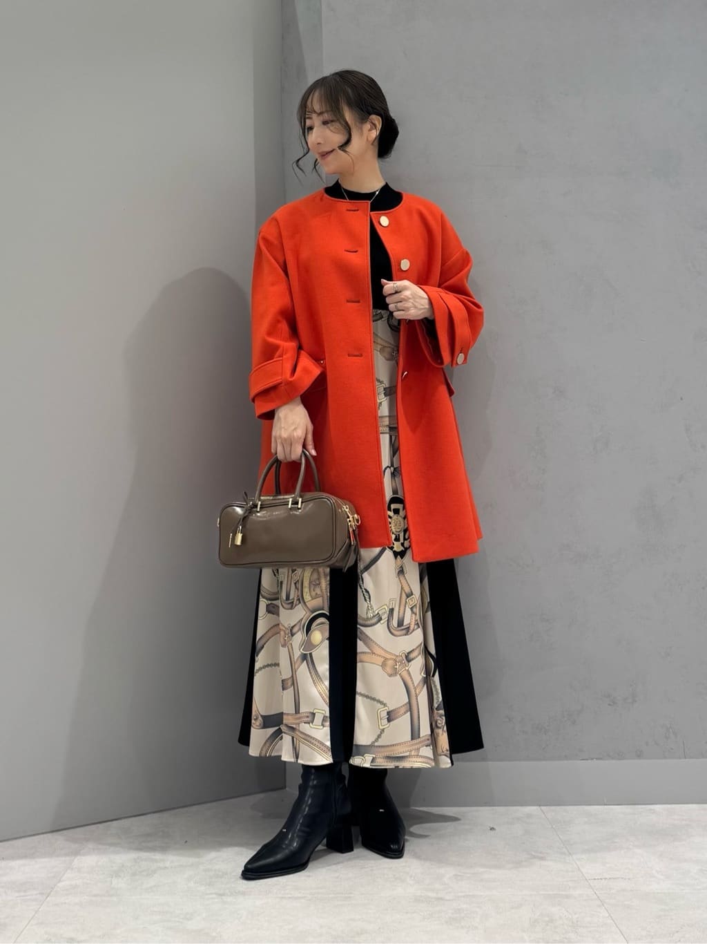 Vinのスカーフプリントドッキングワンピースを使ったコーディネートを紹介します。｜Rakuten Fashion(楽天ファッション／旧楽天ブランドアベニュー)6378389