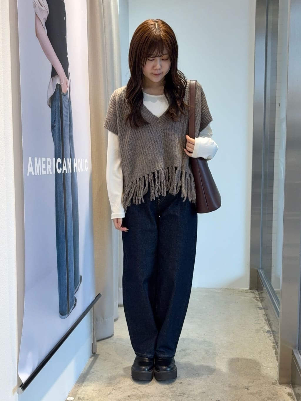 AMERICAN HOLICのカーブデニムを使ったコーディネートを紹介します。｜Rakuten Fashion(楽天ファッション／旧楽天ブランドアベニュー)6381670