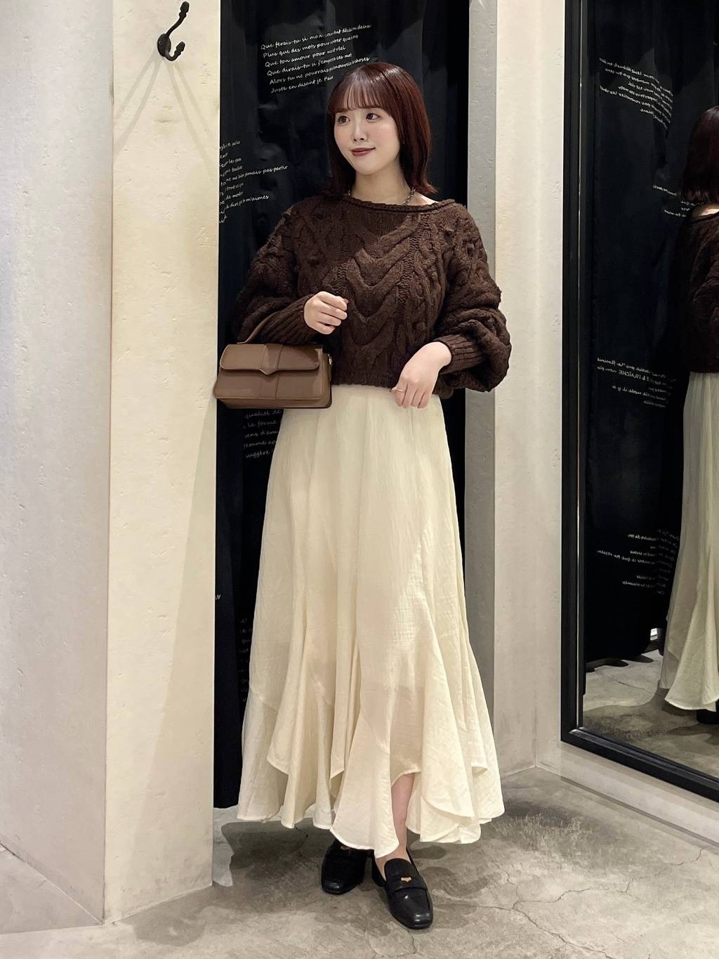 mysty womanのボートネックケーブルニットを使ったコーディネートを紹介します。｜Rakuten Fashion(楽天ファッション／旧楽天ブランドアベニュー)6381748