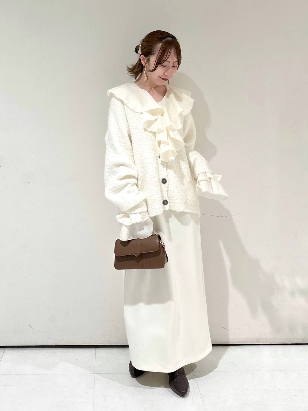 mysty womanのラッフルフリルブラウスを使ったコーディネートを紹介します。｜Rakuten Fashion(楽天ファッション／旧楽天ブランドアベニュー)6382063