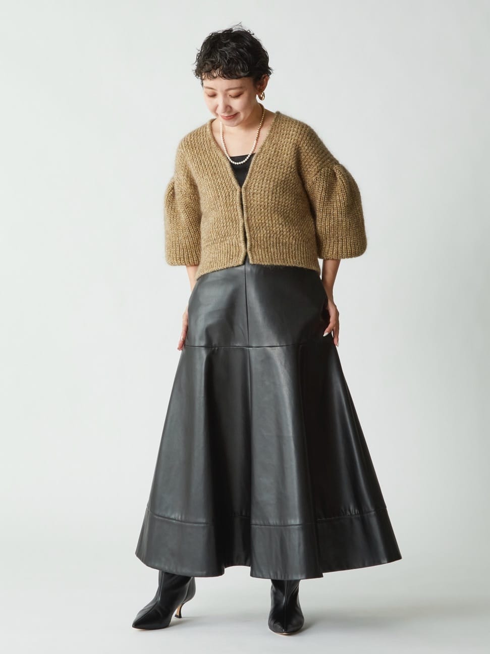 1er Arrondissementのラメモヘアリリヤーンボレロカーディガンを使ったコーディネートを紹介します。｜Rakuten Fashion(楽天ファッション／旧楽天ブランドアベニュー)6382743