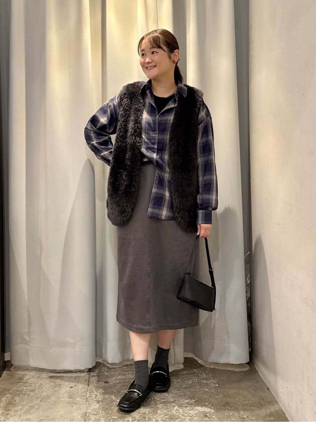 AMERICAN HOLICのフェイクレザーダンボールスカートを使ったコーディネートを紹介します。｜Rakuten Fashion(楽天ファッション／旧楽天ブランドアベニュー)6382802