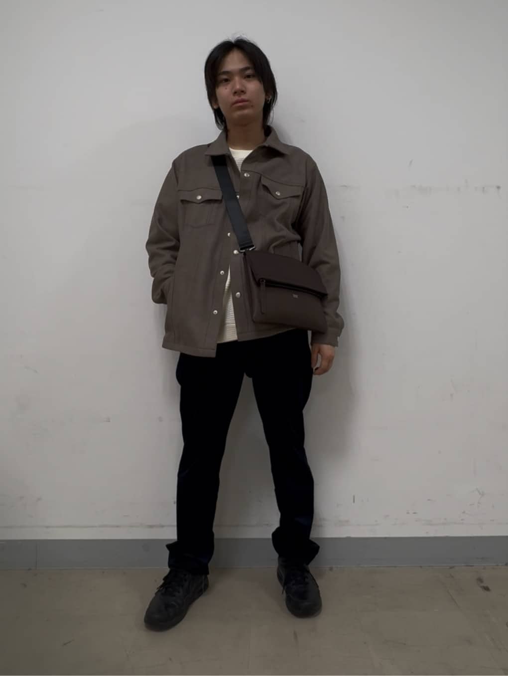 TAKEO KIKUCHIのニットライク プルオーバーを使ったコーディネートを紹介します。｜Rakuten Fashion(楽天ファッション／旧楽天ブランドアベニュー)6383071