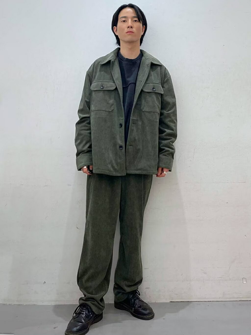 LAKOLEの【セットアップ可】コーデュロイCPOシャツを使ったコーディネートを紹介します。｜Rakuten Fashion(楽天ファッション／旧楽天ブランドアベニュー)6386301