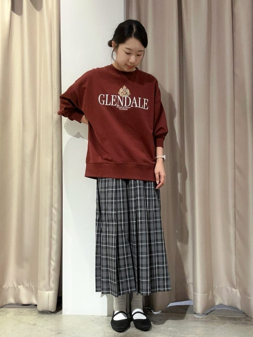 AMERICAN HOLICのGLENDALE裏毛プルオーバーを使ったコーディネートを紹介します。｜Rakuten Fashion(楽天ファッション／旧楽天ブランドアベニュー)6389940