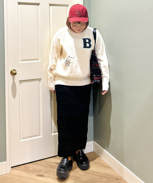 BEAMS HEARTのスウェットライク ロゴ刺繍 ニットを使ったコーディネートを紹介します。｜Rakuten Fashion(楽天ファッション／旧楽天ブランドアベニュー)6390910