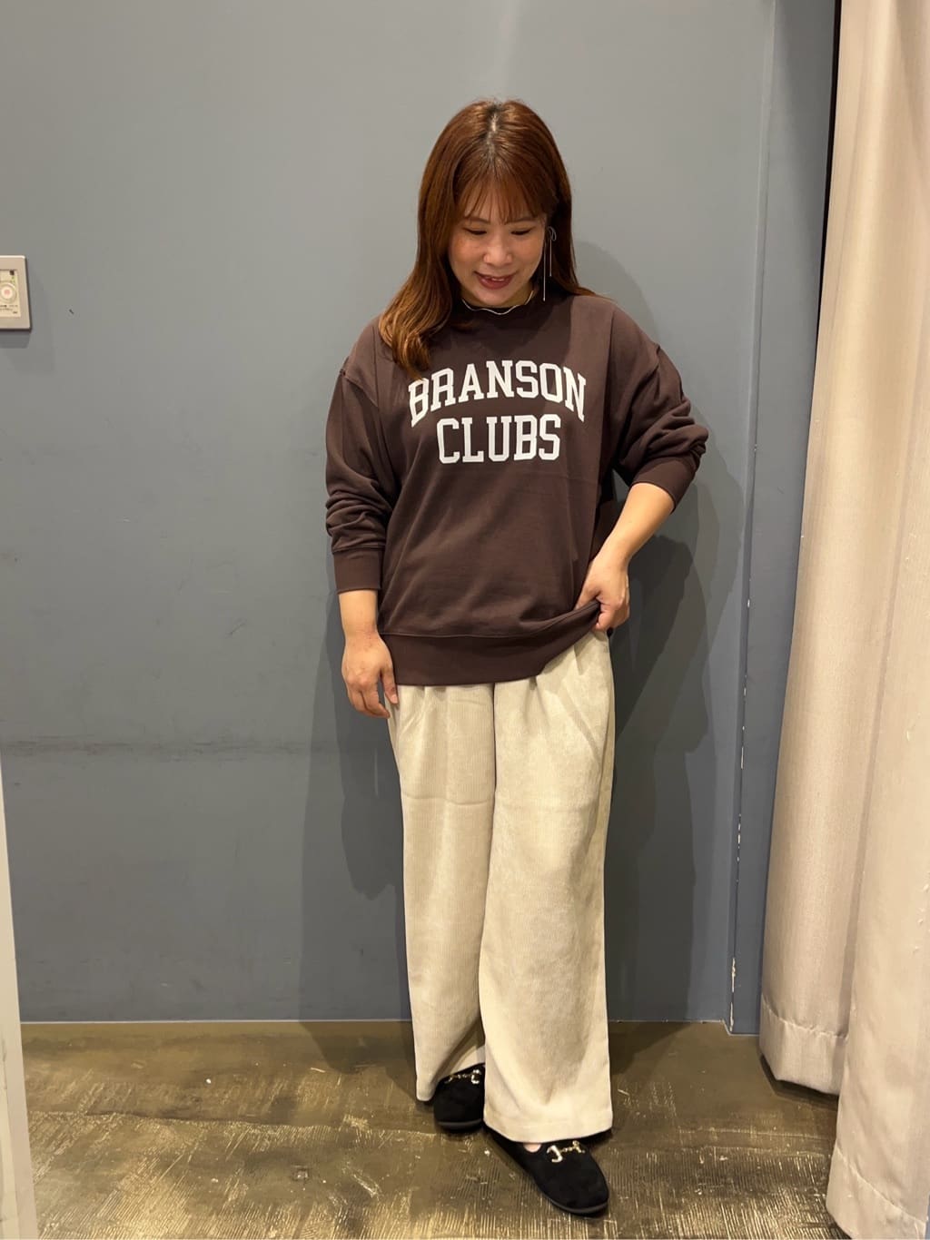 AMERICAN HOLICのアソートカレッジロゴ裏毛プルオーバーを使ったコーディネートを紹介します。｜Rakuten Fashion(楽天ファッション／旧楽天ブランドアベニュー)6392314