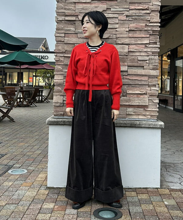 BEAMS HEARTの細コール タック ワイドパンツ(S~M)を使ったコーディネートを紹介します。｜Rakuten Fashion(楽天ファッション／旧楽天ブランドアベニュー)6393123