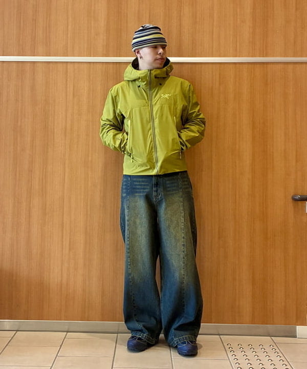 BEAMS MENの【EXCLUSIVE】ARC'TERYX / Beta SL Jacket Mを使ったコーディネートを紹介します。｜Rakuten Fashion(楽天ファッション／旧楽天ブランドアベニュー)6393142