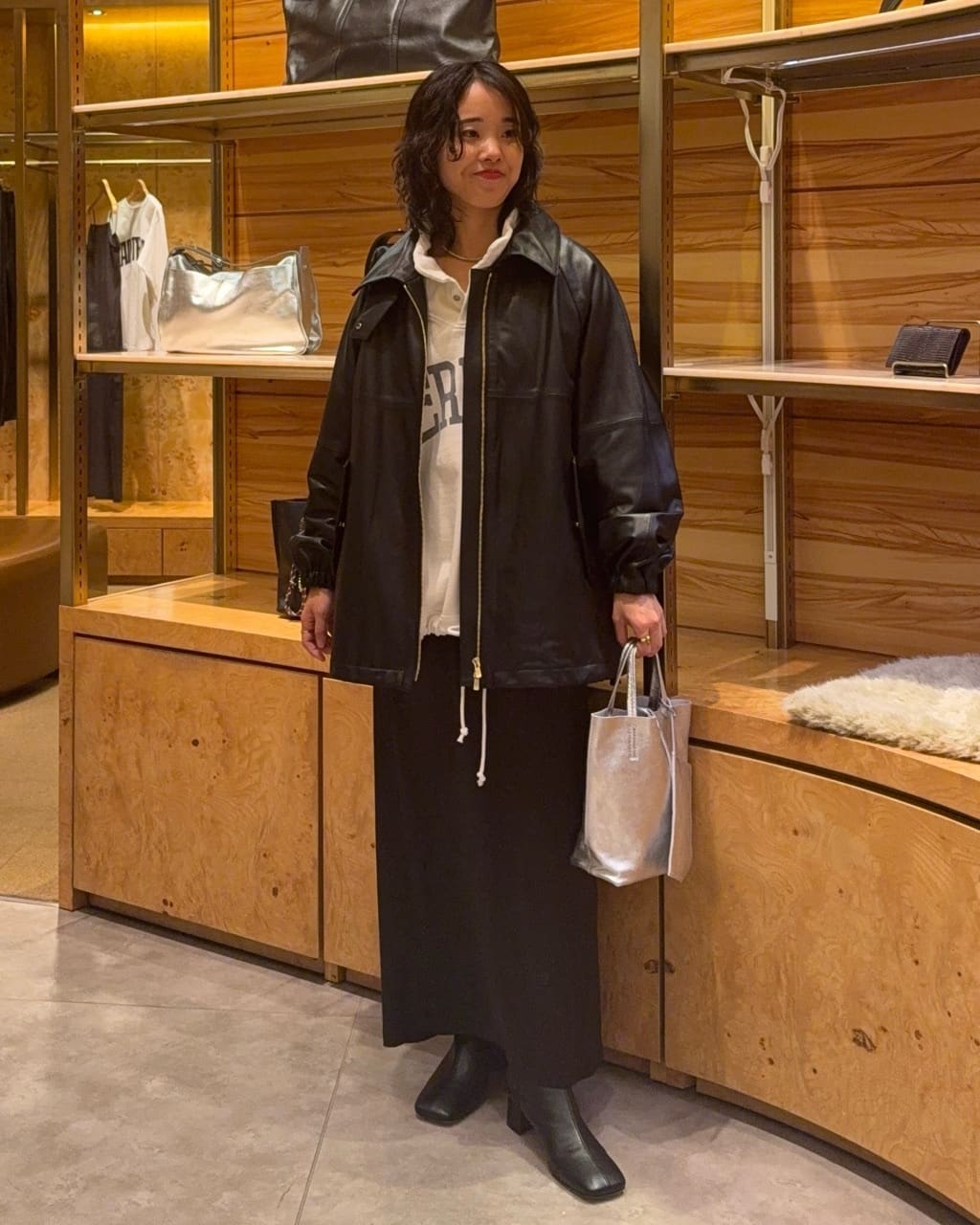 GALLARDAGALANTEの【手洗い可能】ストレッチサテンタイトスカートを使ったコーディネートを紹介します。｜Rakuten Fashion(楽天ファッション／旧楽天ブランドアベニュー)6393871