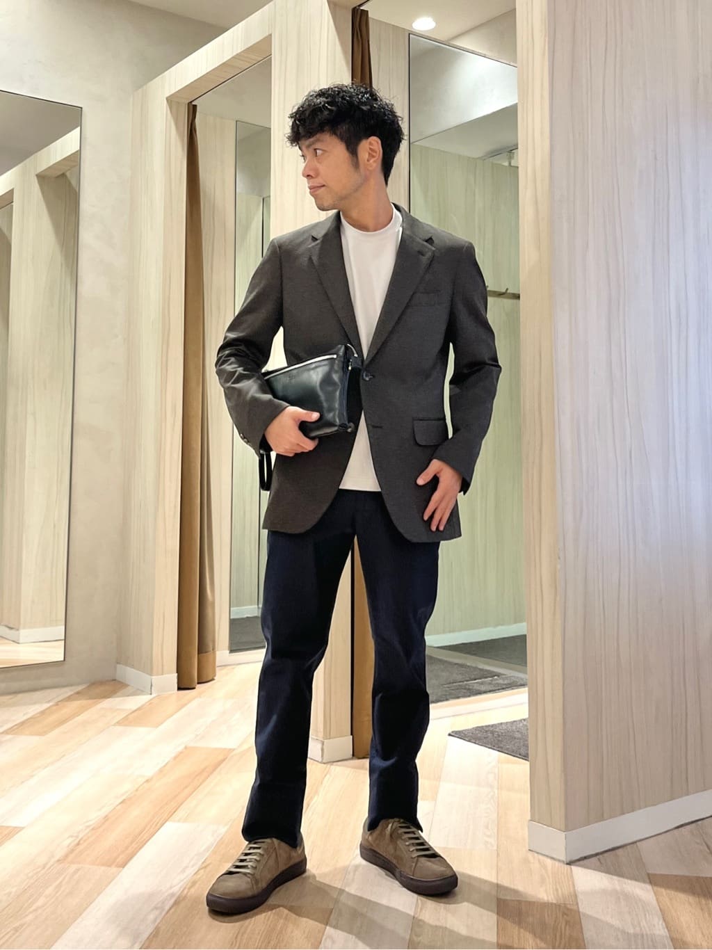 TAKEO KIKUCHIの【Sサイズ~】ストレッチ テーラードTシャツを使ったコーディネートを紹介します。｜Rakuten Fashion(楽天ファッション／旧楽天ブランドアベニュー)6395103