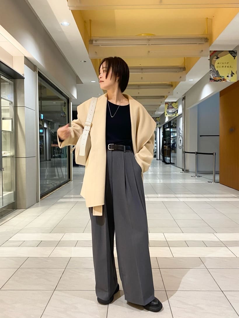 GALLARDAGALANTEのバックスリットブラウスTeeを使ったコーディネートを紹介します。｜Rakuten Fashion(楽天ファッション／旧楽天ブランドアベニュー)6396133