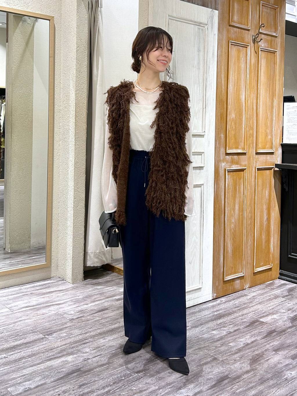 mysty womanのシャギーベストを使ったコーディネートを紹介します。｜Rakuten Fashion(楽天ファッション／旧楽天ブランドアベニュー)6398683