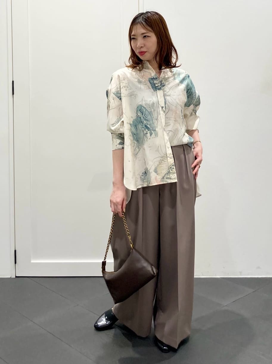 1er Arrondissementのアートプリントシャツを使ったコーディネートを紹介します。｜Rakuten Fashion(楽天ファッション／旧楽天ブランドアベニュー)6399043