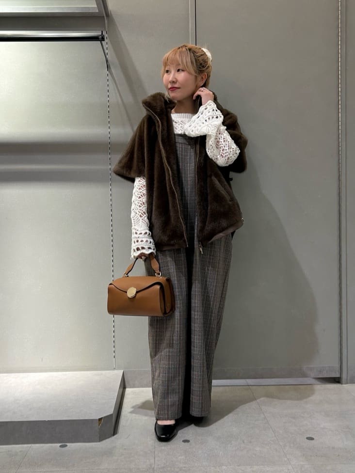 Vinのミンクライクフェイクファーコートを使ったコーディネートを紹介します。｜Rakuten Fashion(楽天ファッション／旧楽天ブランドアベニュー)6400142