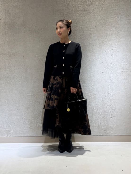 Vinのチュールレイヤードフラワースカートを使ったコーディネートを紹介します。｜Rakuten Fashion(楽天ファッション／旧楽天ブランドアベニュー)6400245