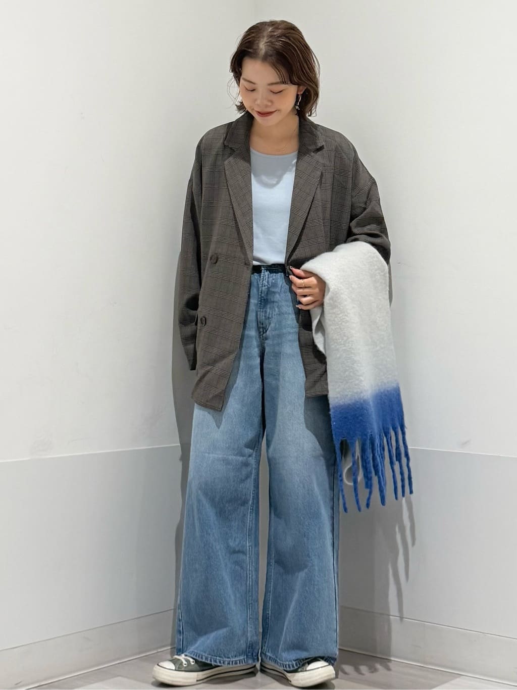 AMERICAN HOLICのバイカラーシャギーマフラーを使ったコーディネートを紹介します。｜Rakuten Fashion(楽天ファッション／旧楽天ブランドアベニュー)6404262