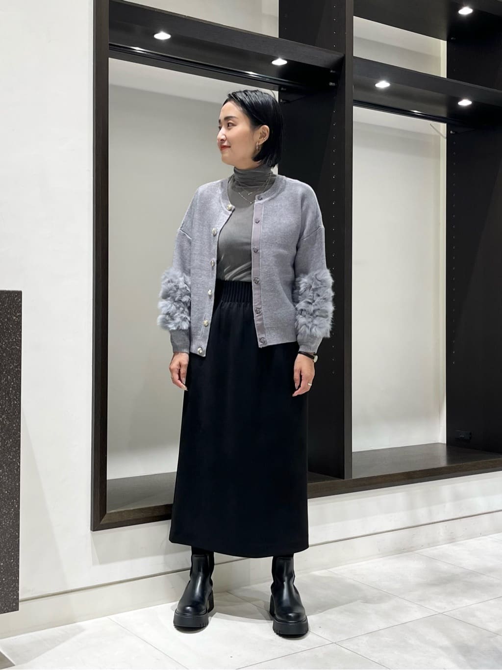 allurevilleのラビットカフクレイジー釦2WAYプルオーバーを使ったコーディネートを紹介します。｜Rakuten Fashion(楽天ファッション／旧楽天ブランドアベニュー)6405809