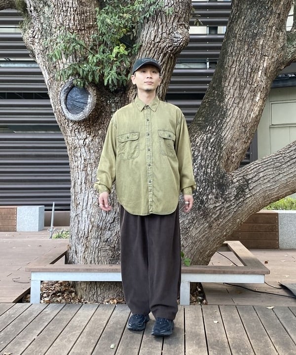 BEAMS OUTLETのフェード ワークシャツを使ったコーディネートを紹介します。｜Rakuten Fashion(楽天ファッション／旧楽天ブランドアベニュー)6406033