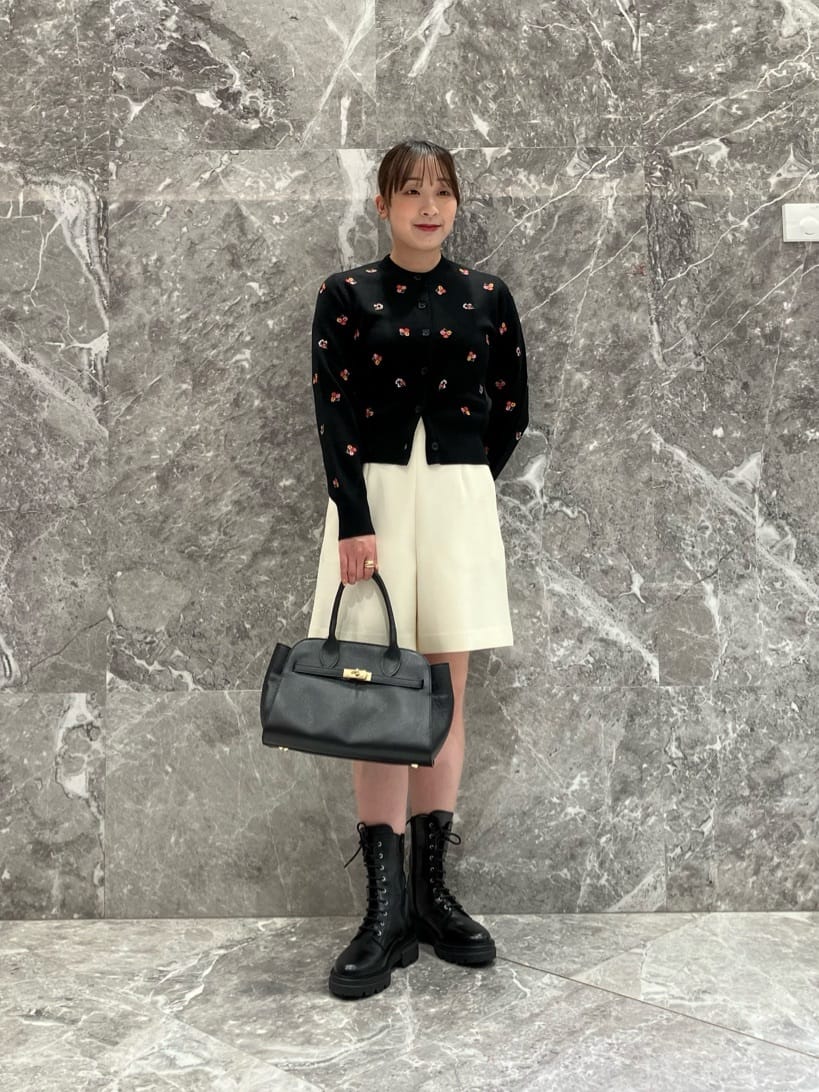 allurevilleのWダブルクロスショートパンツを使ったコーディネートを紹介します。｜Rakuten Fashion(楽天ファッション／旧楽天ブランドアベニュー)6406639