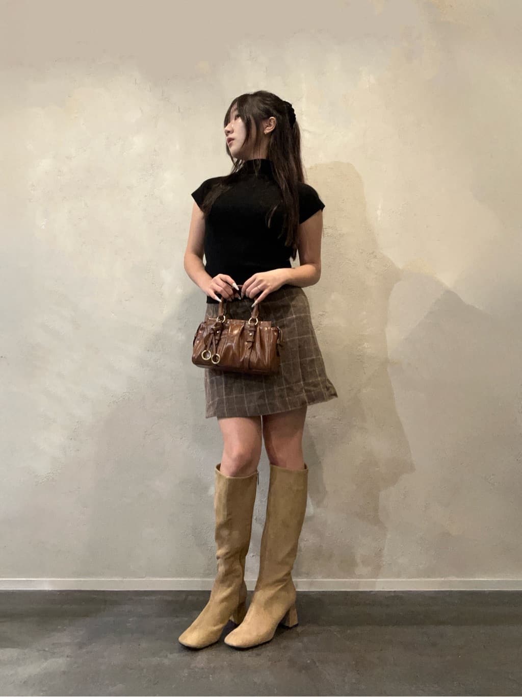 CHARLES & KEITH ブリットン ルーシュドトップハンドルトートバッグ 