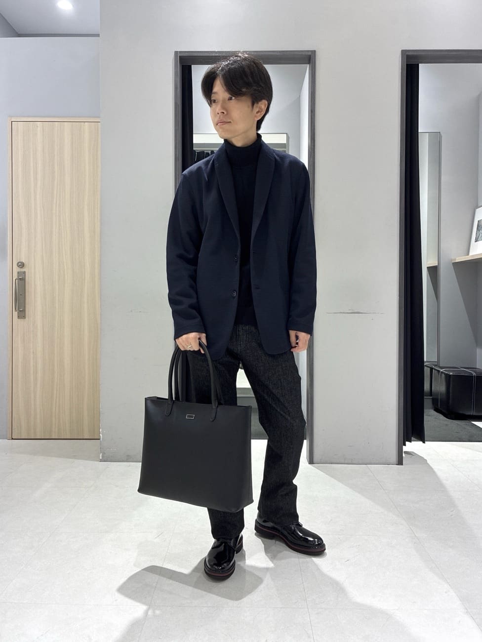 TAKEO KIKUCHIの【尾州織】ショールカラー カーディガンを使ったコーディネートを紹介します。｜Rakuten Fashion(楽天ファッション／旧楽天ブランドアベニュー)6408674