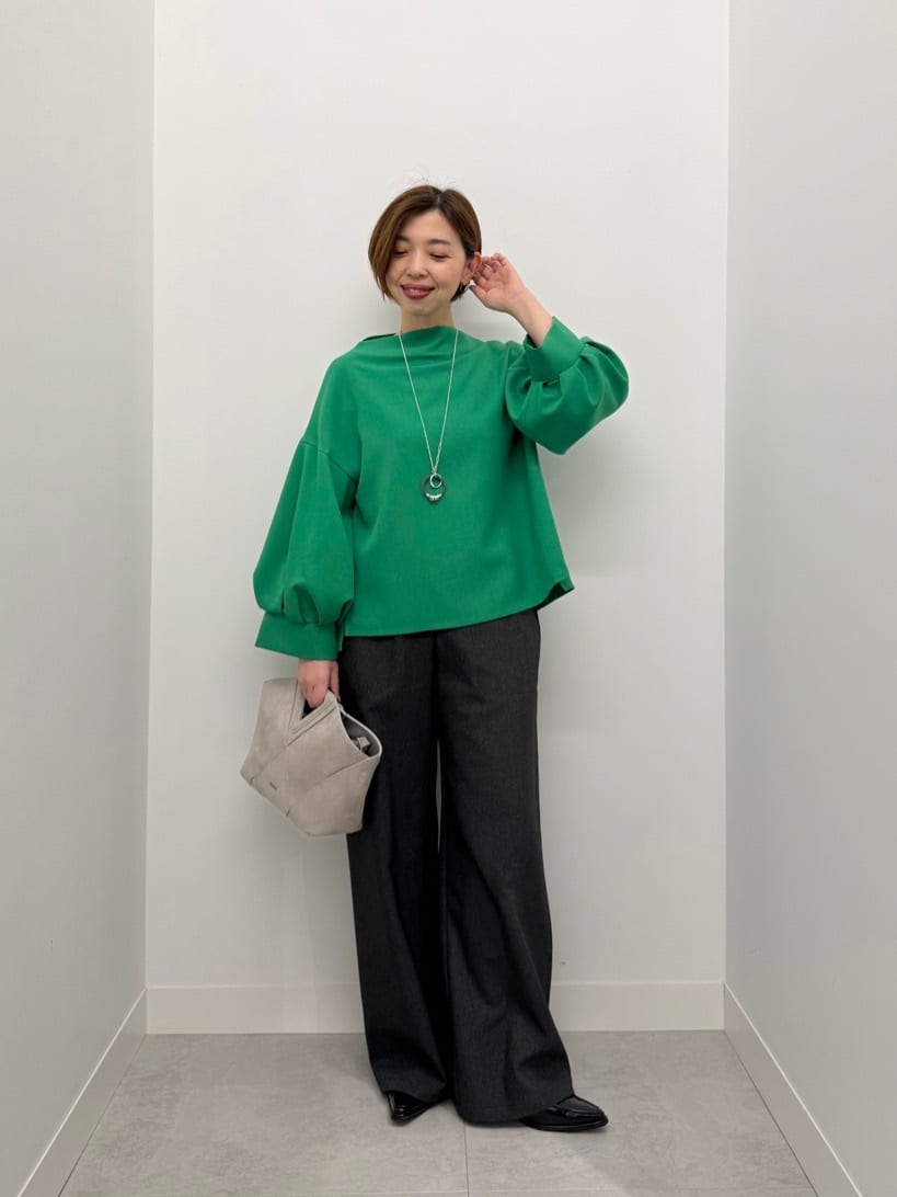 Vinのボリュームスリーブブラウスを使ったコーディネートを紹介します。｜Rakuten Fashion(楽天ファッション／旧楽天ブランドアベニュー)6409331