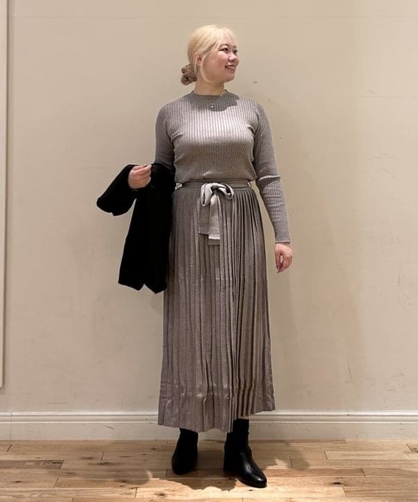 BEAMS HEARTのノーカラー コクーン ブルゾン 25AW レディース ジップ仕様 はおりもの 秋アウターを使ったコーディネートを紹介します。｜Rakuten Fashion(楽天ファッション／旧楽天ブランドアベニュー)6409828