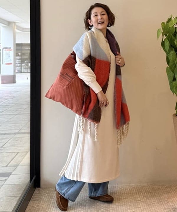 BEAMS HEARTの【裏起毛/洗濯可】サイド プリーツ フーディー ワンピース 25AW 異素材 スウェットワンピ 春まで着られるを使ったコーディネートを紹介します。｜Rakuten Fashion(楽天ファッション／旧楽天ブランドアベニュー)6409867