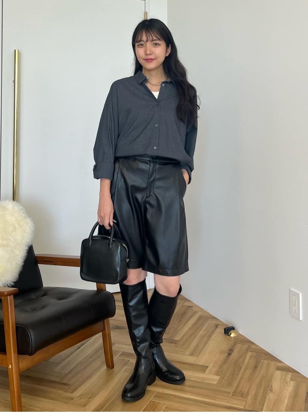 AMERICAN HOLICのイージーケアコクーンバックタックシャツを使ったコーディネートを紹介します。｜Rakuten Fashion(楽天ファッション／旧楽天ブランドアベニュー)6412481