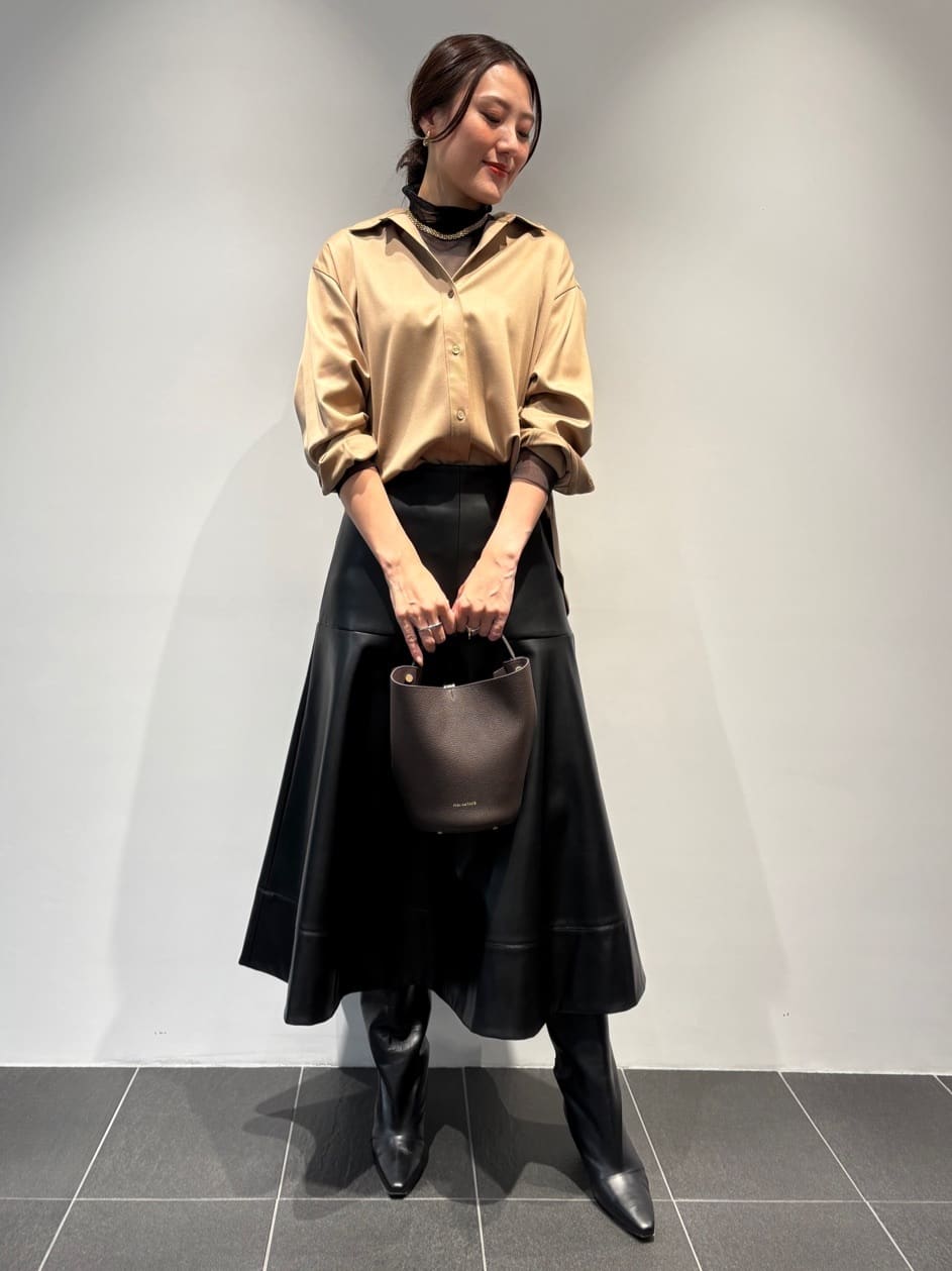 1er Arrondissementのウールサテンシャツを使ったコーディネートを紹介します。｜Rakuten Fashion(楽天ファッション／旧楽天ブランドアベニュー)6413969