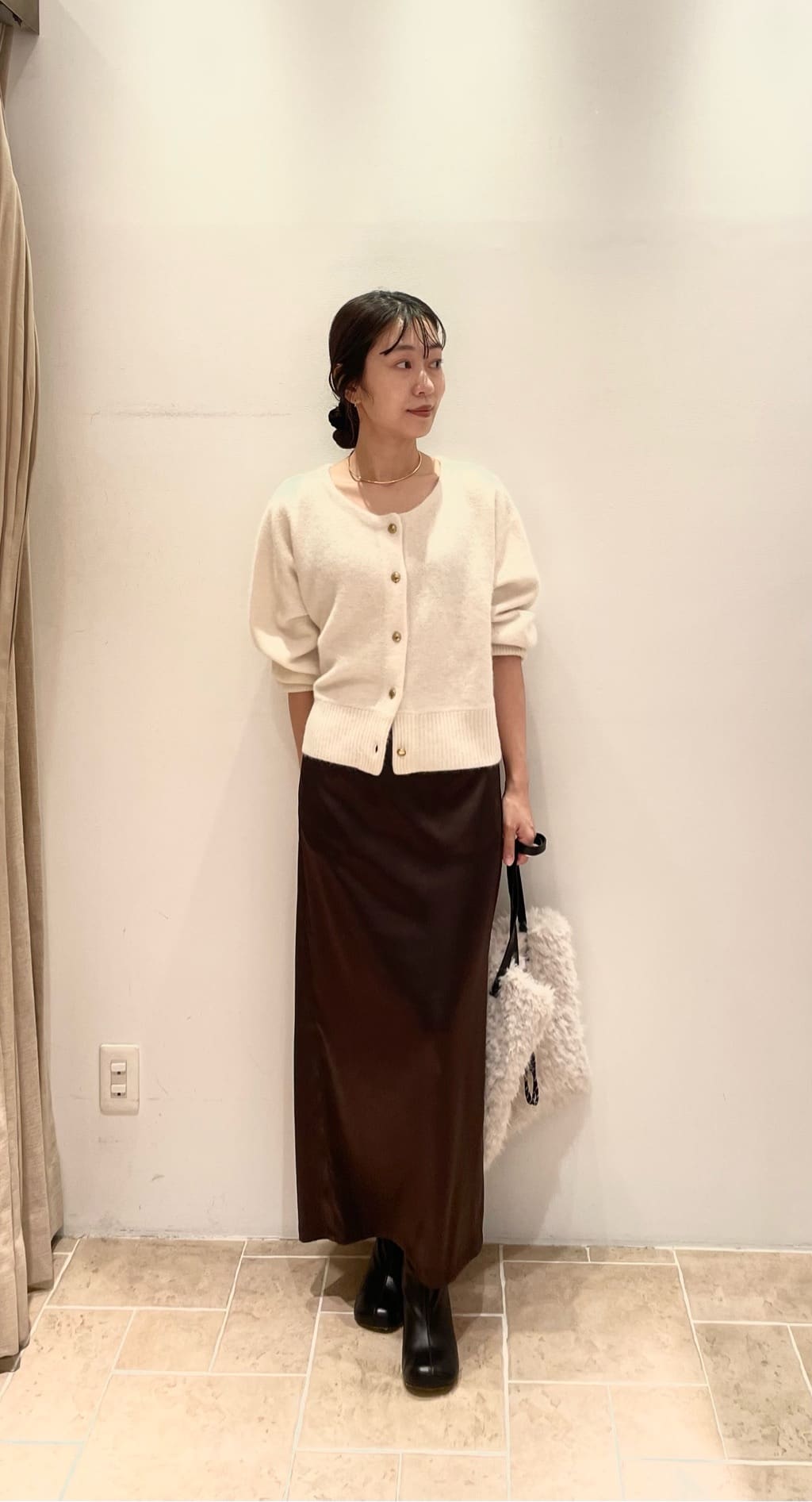 GALLARDAGALANTEの【手洗い可能】ストレッチサテンタイトスカートを使ったコーディネートを紹介します。｜Rakuten Fashion(楽天ファッション／旧楽天ブランドアベニュー)6414794