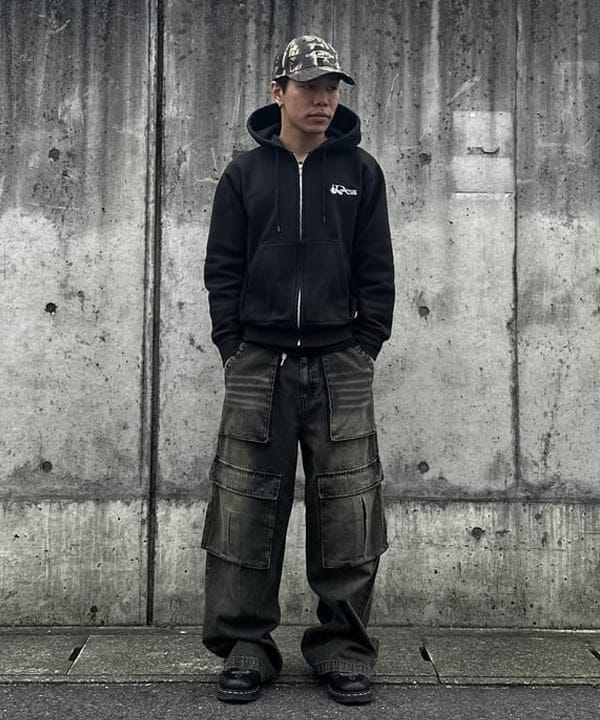 BEAMS HEARTのブラスト ワイド デニム カーゴパンツ 25AW ワイドパンツ デニムパンツを使ったコーディネートを紹介します。｜Rakuten Fashion(楽天ファッション／旧楽天ブランドアベニュー)6415271