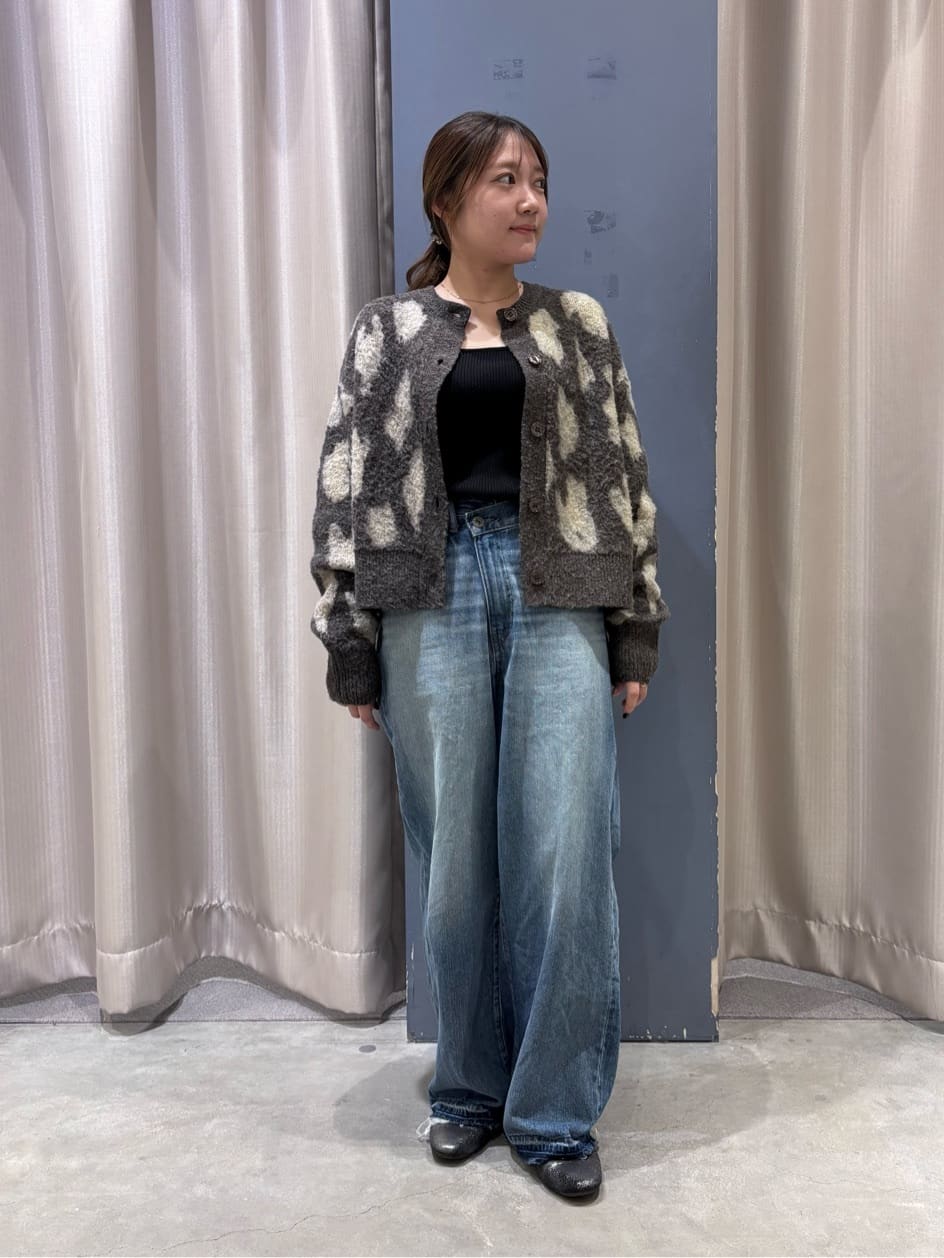 AMERICAN HOLICのレオパード柄ニットカーディガンを使ったコーディネートを紹介します。｜Rakuten Fashion(楽天ファッション／旧楽天ブランドアベニュー)6417817