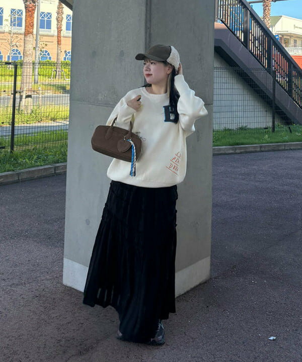 BEAMS HEARTのスウェットライク ロゴ刺繍 ニットを使ったコーディネートを紹介します。｜Rakuten Fashion(楽天ファッション／旧楽天ブランドアベニュー)6418090