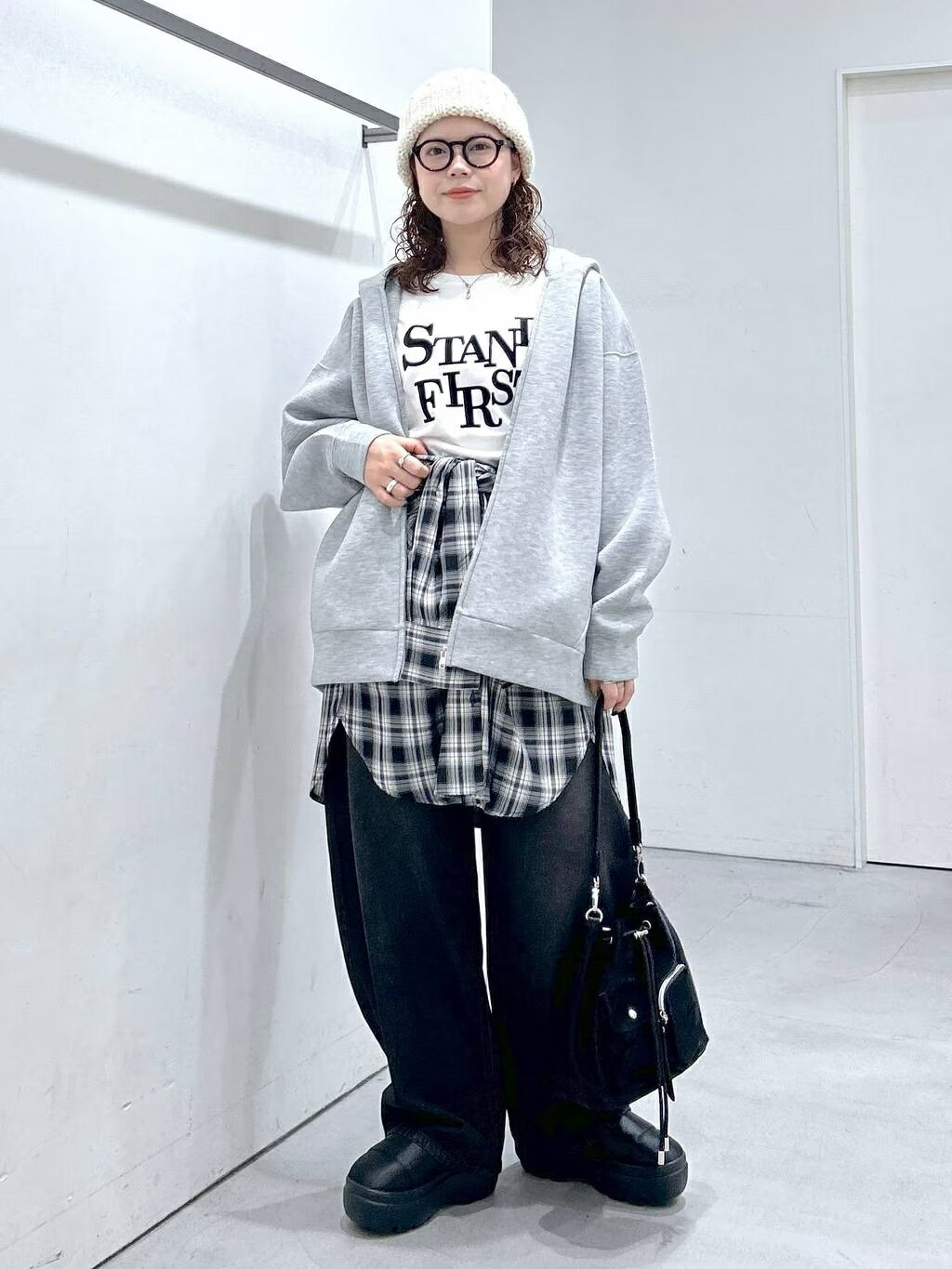 LAKOLEのダンボールZIPパーカーを使ったコーディネートを紹介します。｜Rakuten Fashion(楽天ファッション／旧楽天ブランドアベニュー)6418355