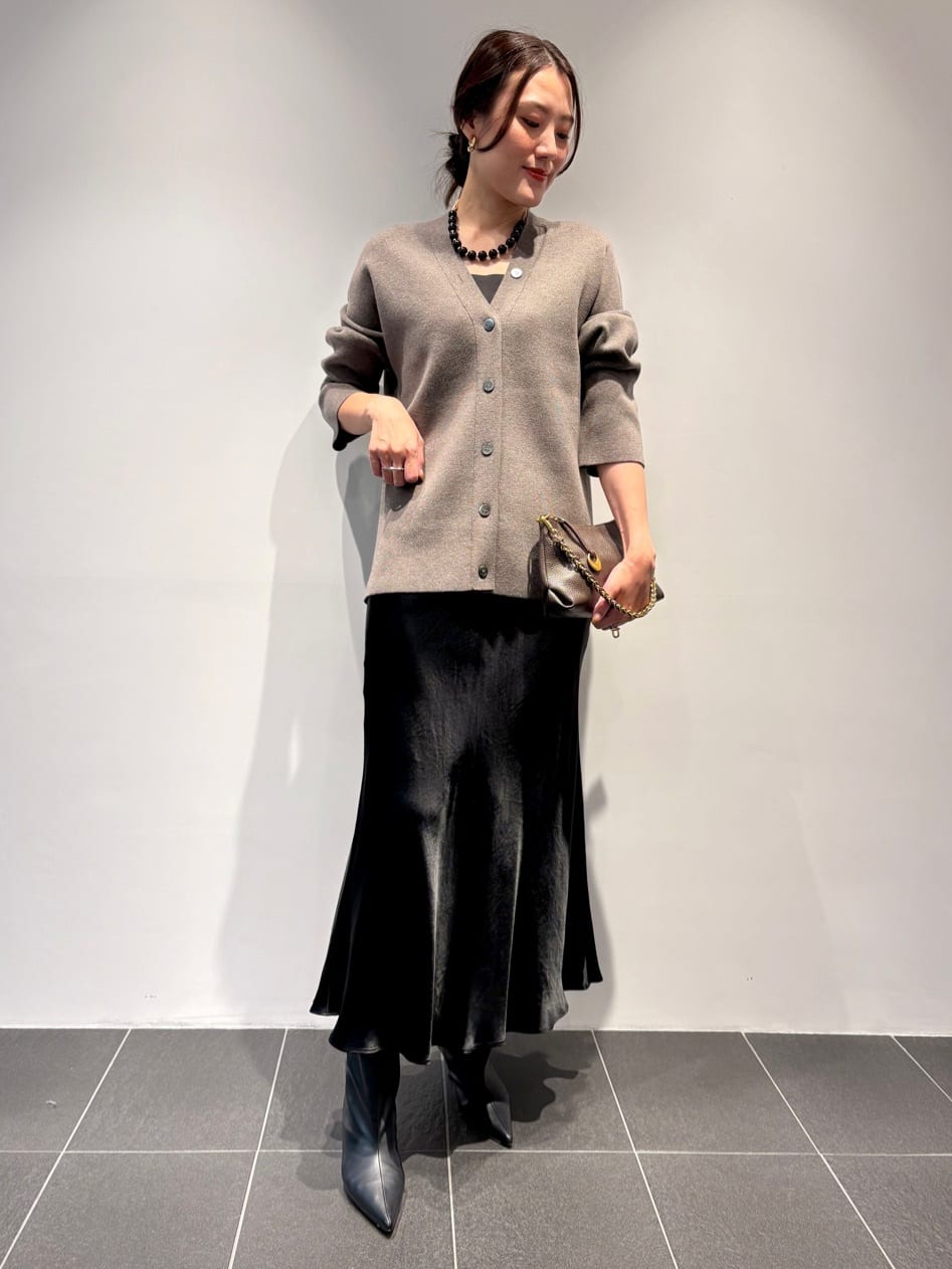 1er Arrondissementのウールコットンスムースニットカーディガンを使ったコーディネートを紹介します。｜Rakuten Fashion(楽天ファッション／旧楽天ブランドアベニュー)6418747