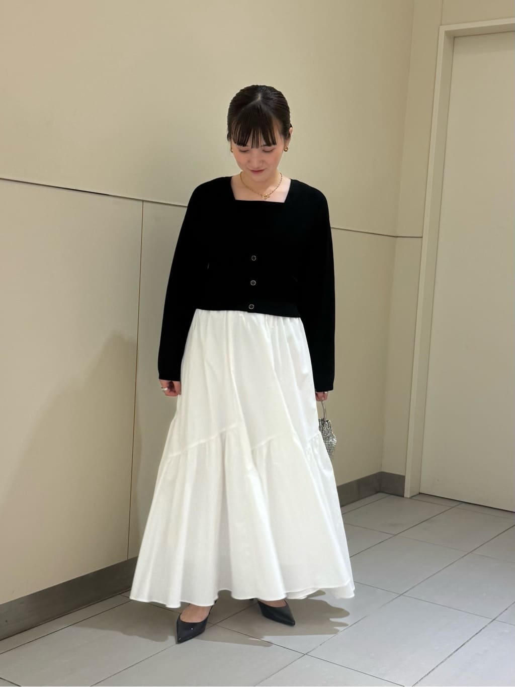 allurevilleの◇バイヤス切替ギャザースカートを使ったコーディネートを紹介します。｜Rakuten Fashion(楽天ファッション／旧楽天ブランドアベニュー)6418959