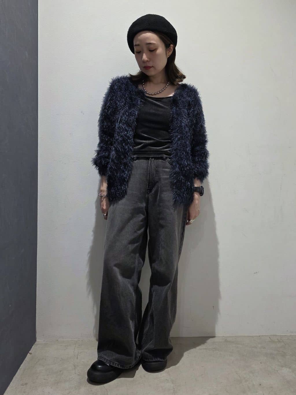 AMERICAN HOLICのシャギーニットクルーネックカーディガンを使ったコーディネートを紹介します。｜Rakuten Fashion(楽天ファッション／旧楽天ブランドアベニュー)6424697