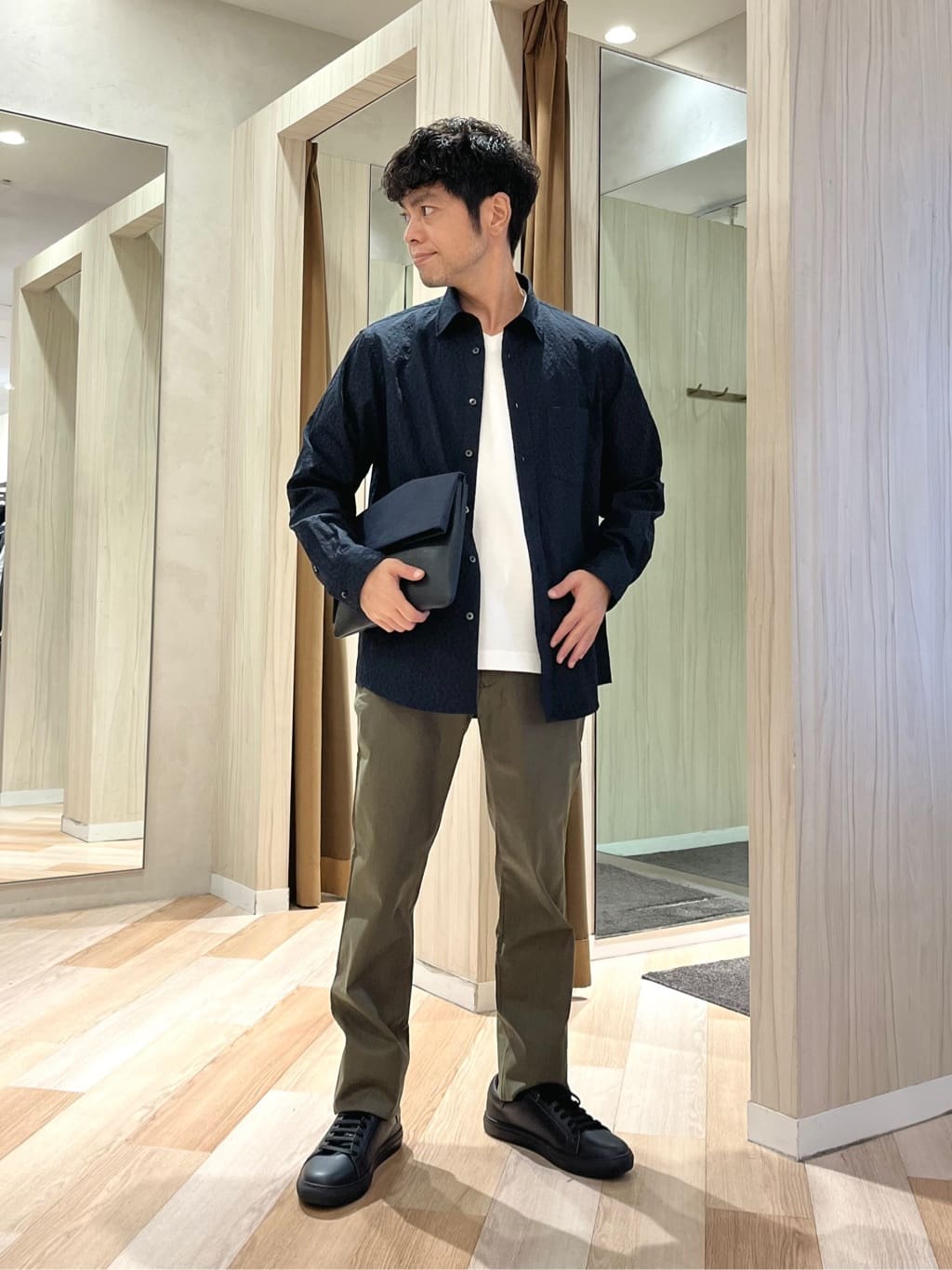 TAKEO KIKUCHIの【Made in JAPAN】播州織 ドビー千鳥シャツを使ったコーディネートを紹介します。｜Rakuten Fashion(楽天ファッション／旧楽天ブランドアベニュー)6427035