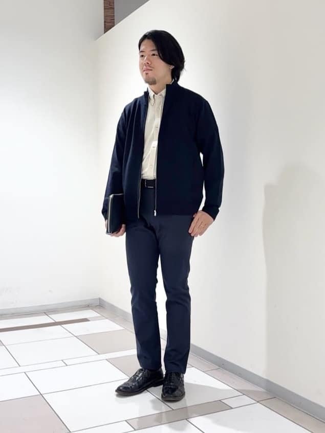 TAKEO KIKUCHIのアンチピリング ジップアップ ニットを使ったコーディネートを紹介します。｜Rakuten Fashion(楽天ファッション／旧楽天ブランドアベニュー)6427208