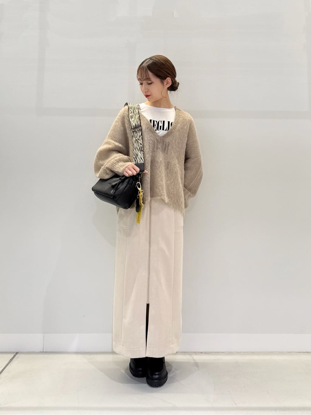 LASUDのキーネックモヘヤニットPOを使ったコーディネートを紹介します。｜Rakuten Fashion(楽天ファッション／旧楽天ブランドアベニュー)6427969