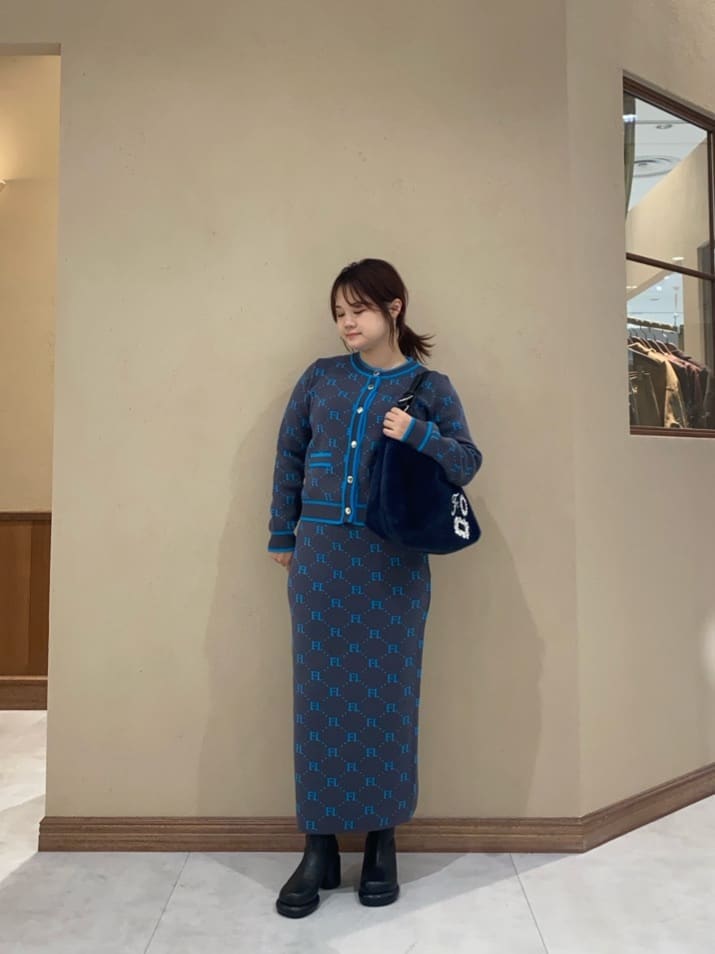 Vinのモノグラムニットカーディガンを使ったコーディネートを紹介します。｜Rakuten Fashion(楽天ファッション／旧楽天ブランドアベニュー)6429078