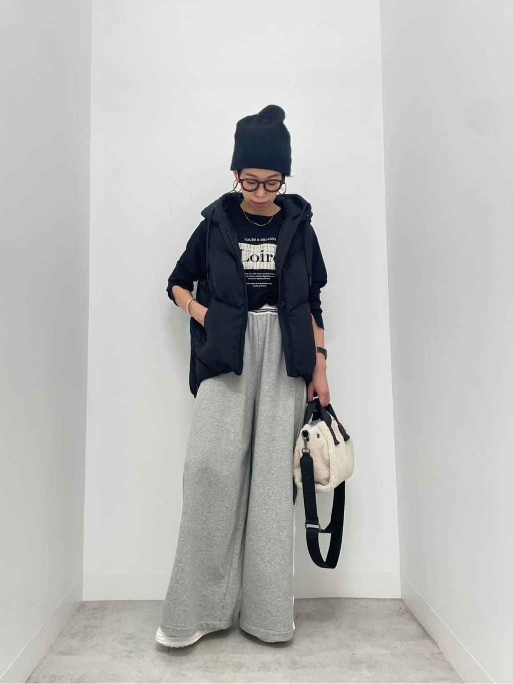 LASUDのソフトツイルダウンベストを使ったコーディネートを紹介します。｜Rakuten Fashion(楽天ファッション／旧楽天ブランドアベニュー)6430356