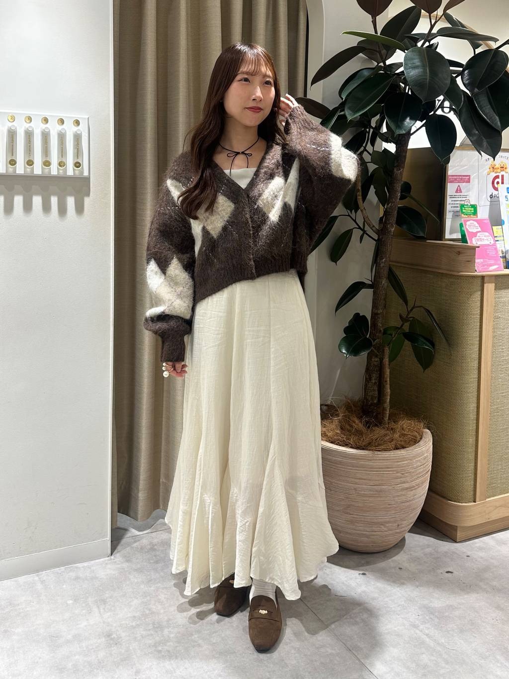 mysty womanのエスカルゴマーメイドスカート5を使ったコーディネートを紹介します。｜Rakuten Fashion(楽天ファッション／旧楽天ブランドアベニュー)6431070