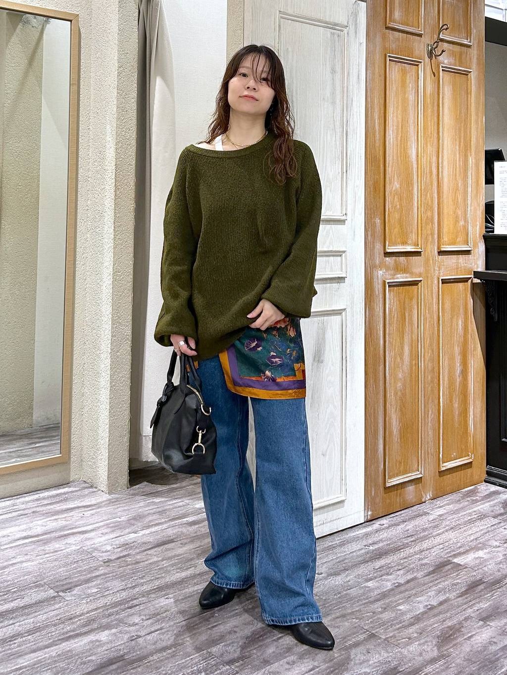 mysty womanの【WEB限定】アイスクリームクルーニットDXを使ったコーディネートを紹介します。｜Rakuten Fashion(楽天ファッション／旧楽天ブランドアベニュー)6431121