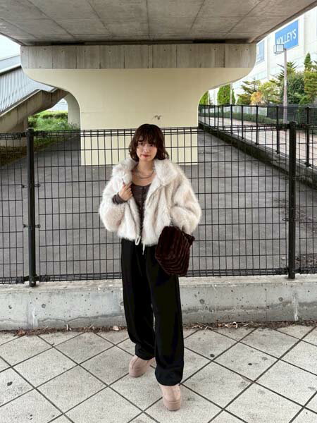 AS KNOW AS plusの♪『ショート丈』ダブルジップファスナー フェイクファーブルゾンを使ったコーディネートを紹介します。｜Rakuten Fashion(楽天ファッション／旧楽天ブランドアベニュー)6431310