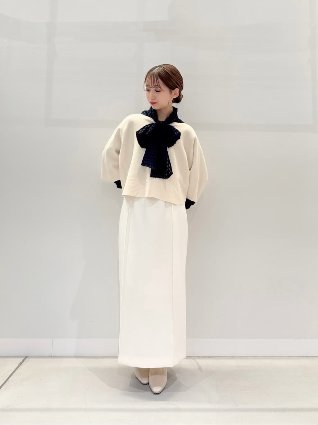 Vinのケープハイネックニットアンサンブルを使ったコーディネートを紹介します。｜Rakuten Fashion(楽天ファッション／旧楽天ブランドアベニュー)6432487