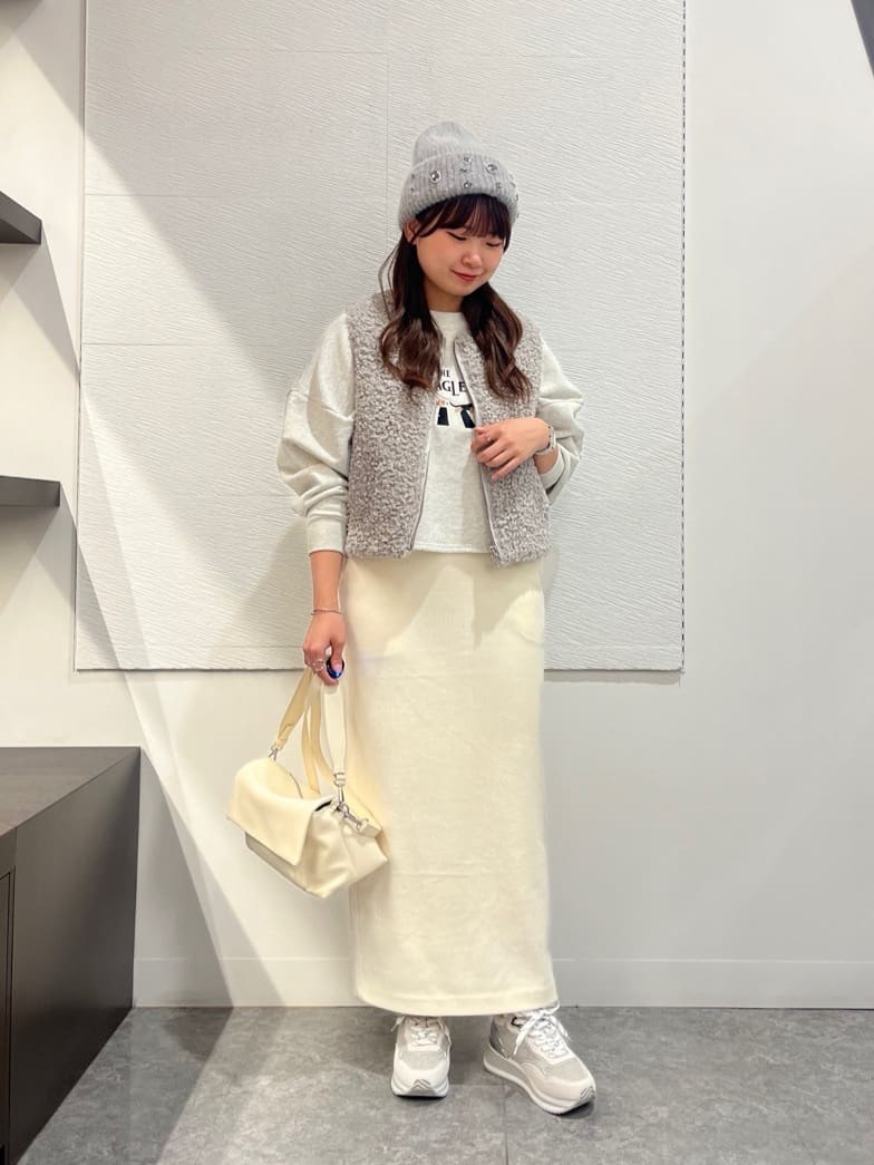 Vinの"THE BEAGLES" 刺繍スウェットを使ったコーディネートを紹介します。｜Rakuten Fashion(楽天ファッション／旧楽天ブランドアベニュー)6435035